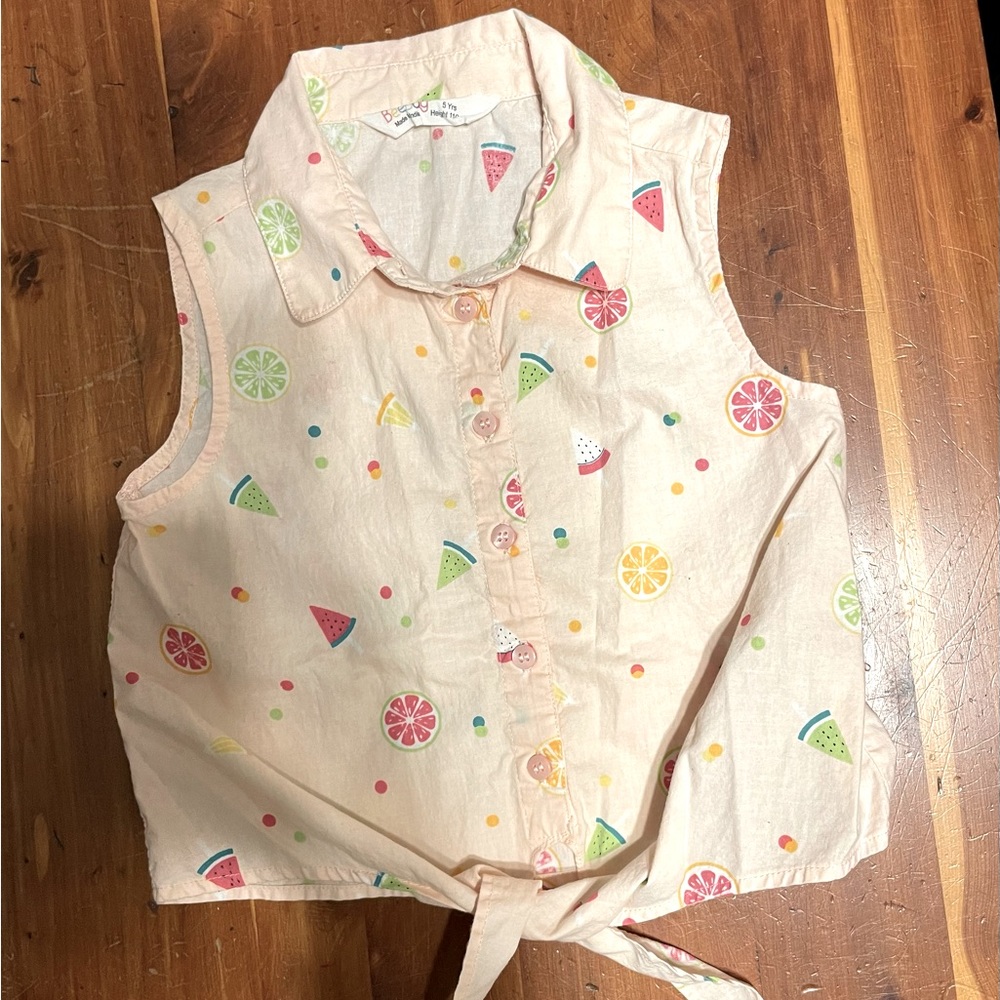 Girls summer sleeveless tie waist top. Size 5.